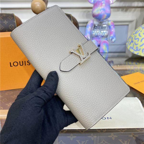 Louis Vuitton Vertical Wallet Pebble - Image 3