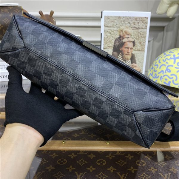 Louis Vuitton District MM - Image 5