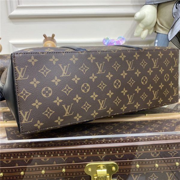 Louis Vuitton Weekend Tote GM - Image 5