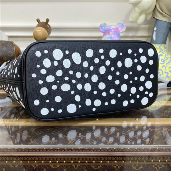 Louis Vuitton X YK Neverfull MM Black - Image 5