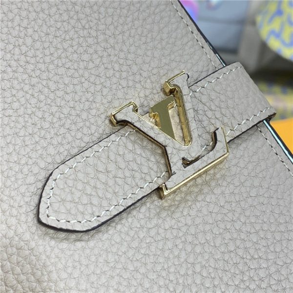 Louis Vuitton Vertical Wallet Pebble - Image 6