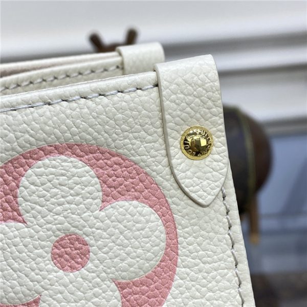 Louis Vuitton OnTheGo MM Creme/Rose Trianon - Image 7