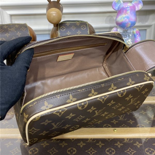 Louis Vuitton Dopp Kit Toilet Pouch Monogram - Image 7