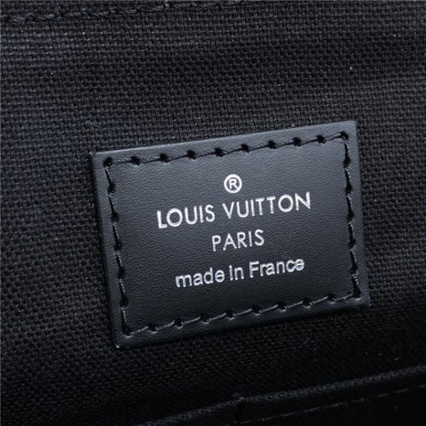 Louis Vuitton District PM - Image 9
