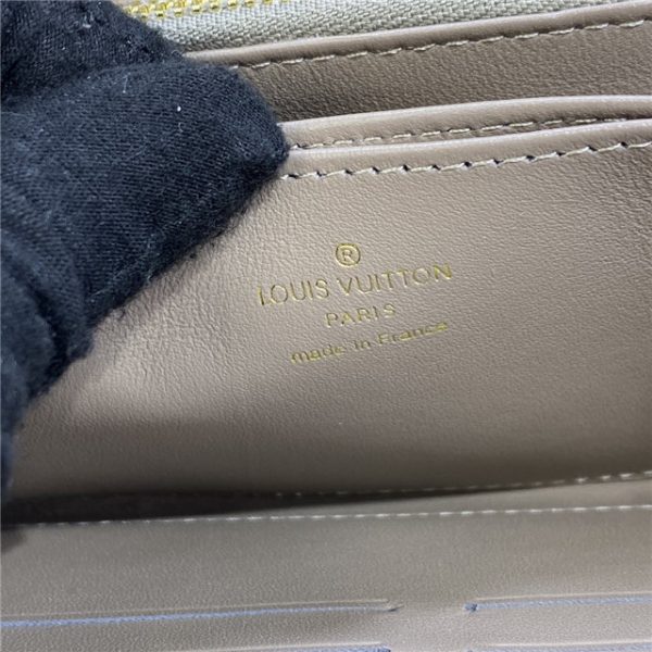 Louis Vuitton Zippy Wallet Taupe - Image 9