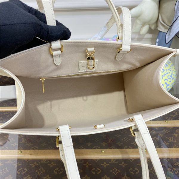 Louis Vuitton OnTheGo MM Creme/Rose Trianon - Image 10