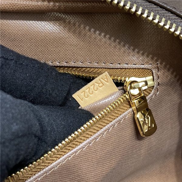 Louis Vuitton Dopp Kit Toilet Pouch Monogram - Image 10