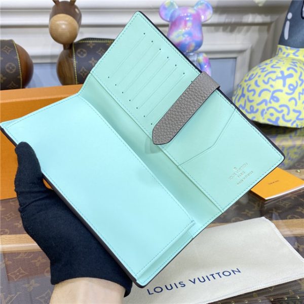 Louis Vuitton Vertical Wallet Pebble - Image 10