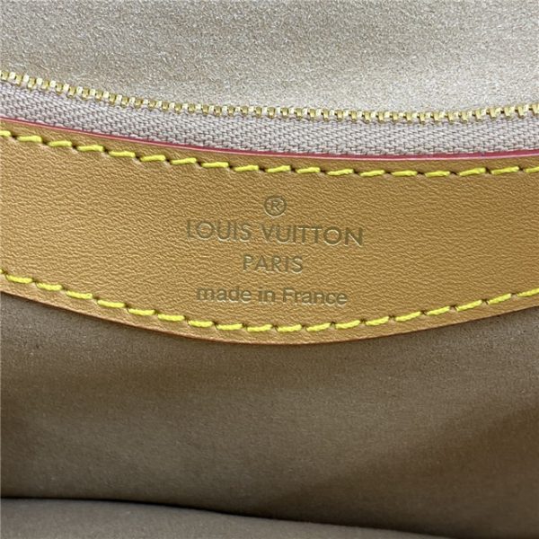Louis Vuitton Diane Monogram Cozygram - Image 8
