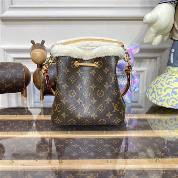 Louis Vuitton NeoNoe BB Monogram Cozygram - Image 4