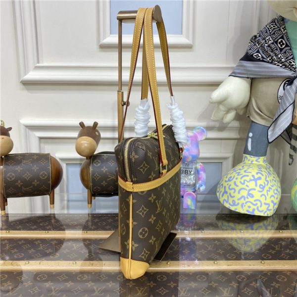 Louis Vuitton Coussin GM Shoulder Bag Monogram - Image 4