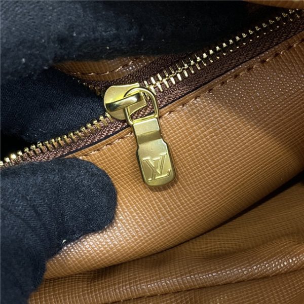 Louis Vuitton Boulogne 30 Shoulder Bag Monogram - Image 9