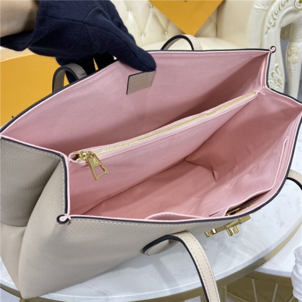 Louis Vuitton Lockme Shopper Greige - Image 12