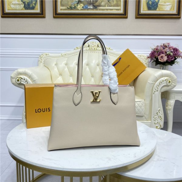 Louis Vuitton Lockme Shopper Greige - Image 3