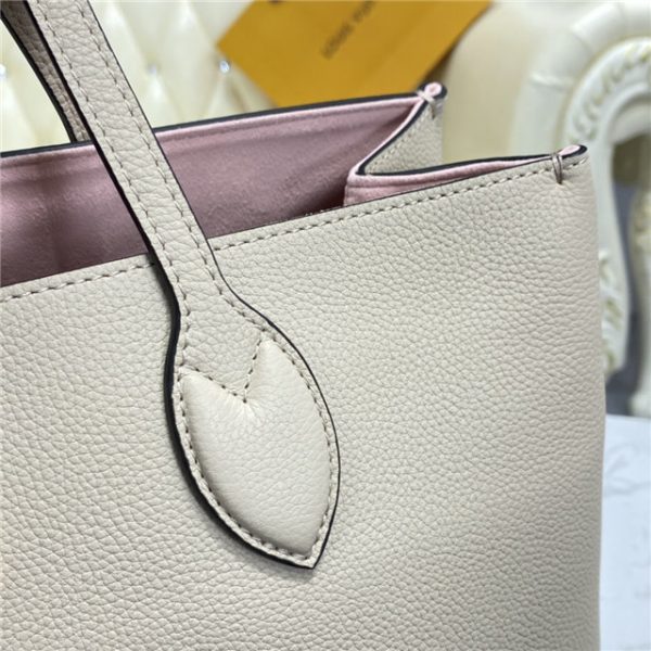 Louis Vuitton Lockme Shopper Greige - Image 10