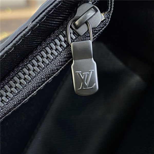 Louis Vuitton Steamer Wearable Wallet Taurillon Monogram - Image 9