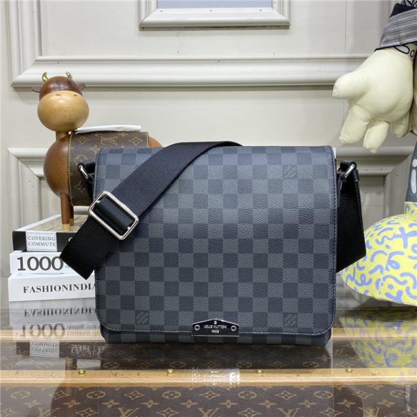 Louis Vuitton District PM Messenger Bag Damier Graphite - Image 2