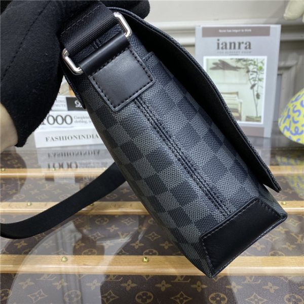 Louis Vuitton District PM Messenger Bag Damier Graphite - Image 3