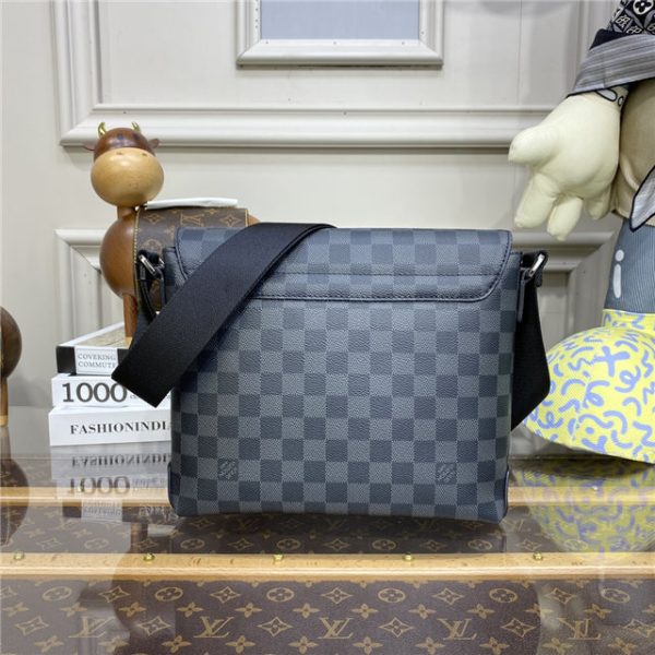 Louis Vuitton District PM Messenger Bag Damier Graphite - Image 4