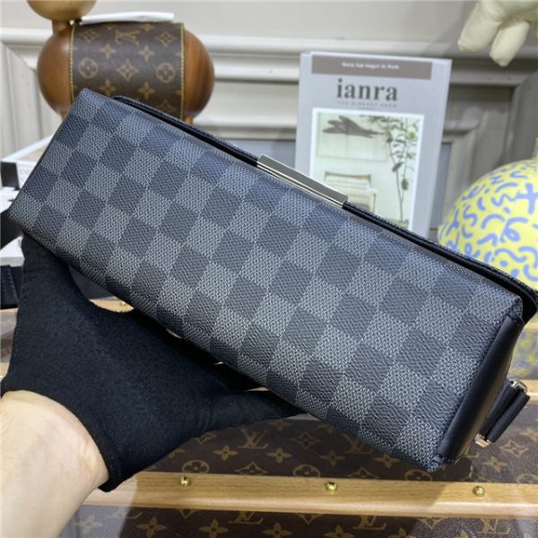 Louis Vuitton District PM Messenger Bag Damier Graphite - Image 5